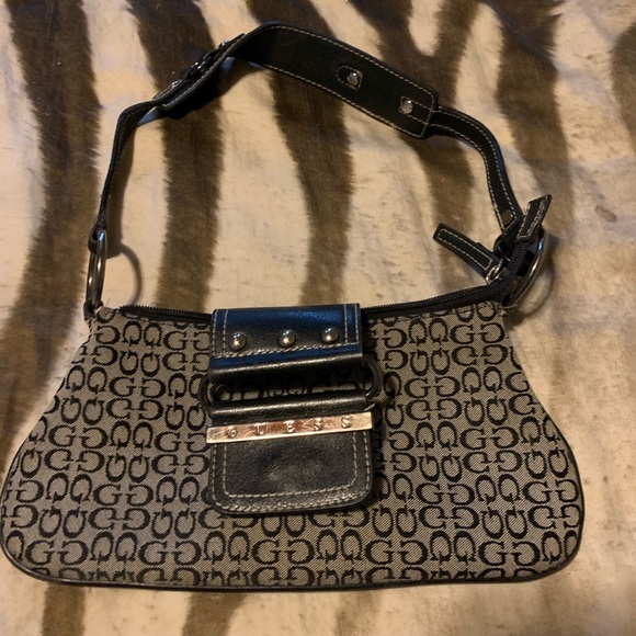Guess hobo handbag - Picture 2 of 4